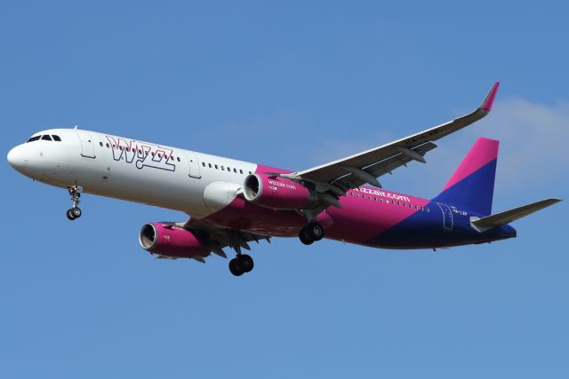 Airbus A321 (HA-LXP) - 15/08/2024:br /Flight OTP > TLV, final to runway 12.