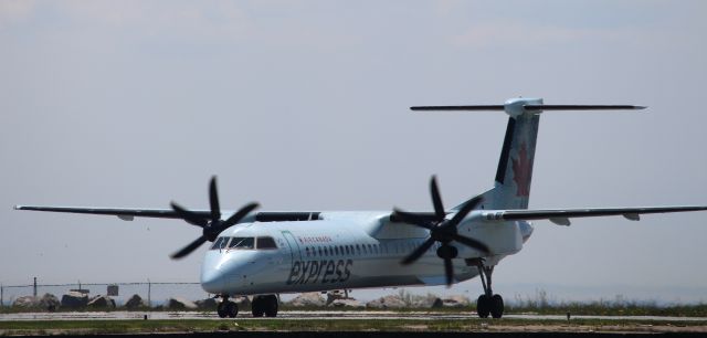 de Havilland Dash 8-400 (C-FSRJ)