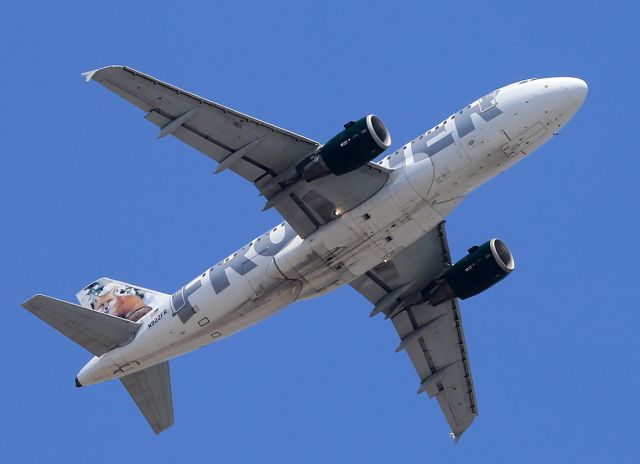 Airbus A319 (N922FR) - Taking off.