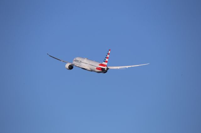 Boeing 787-9 Dreamliner (N825AA)