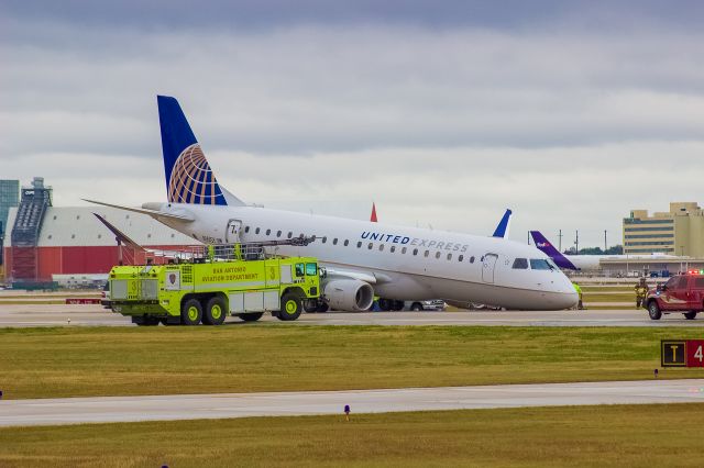 Embraer 170/175 (N161SY)