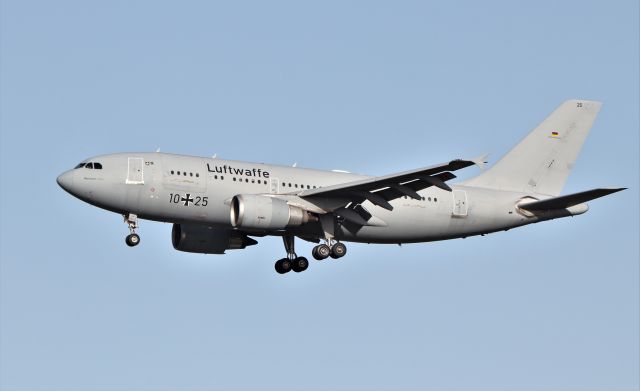 Airbus A310 — - "gaf838" german air force a310-304 mrtt 10+25 doing a low approach at shannon from edinburgh 27/10/20.