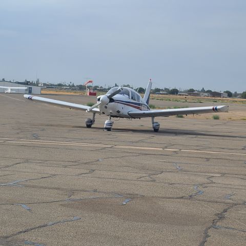 Piper Cherokee (N5960W) - Getting ready to leave KHJO (Hanford)