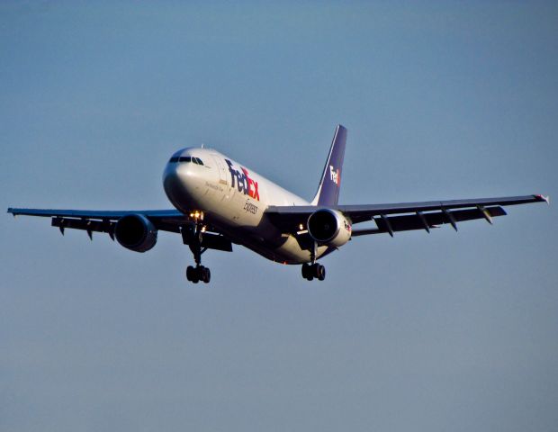 Airbus A300F4-600 (N661FE)