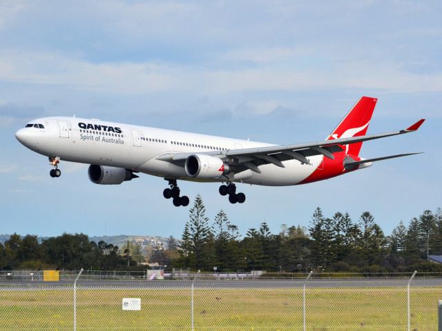 Airbus A330-300 (VH-QPJ) - On short finals for runway 05. Thursday 12th July 2012.