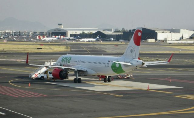 Airbus A320 (XA-VII) - Aeropuerto Internacional de CDMX