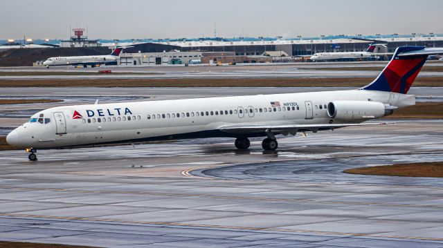 McDonnell Douglas MD-88 (N913DL) - From my collection. 3 for 1!