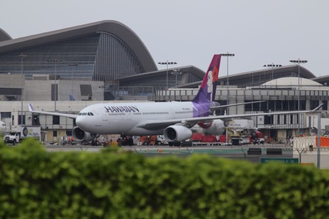 Airbus A330-200 (N382HA)