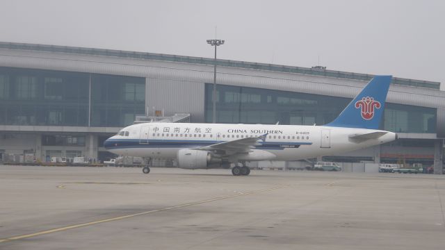 Airbus A319 (B-6409)